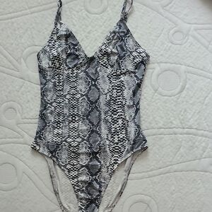 SHEIN Black and White Bodysuit with Classic V-Neck